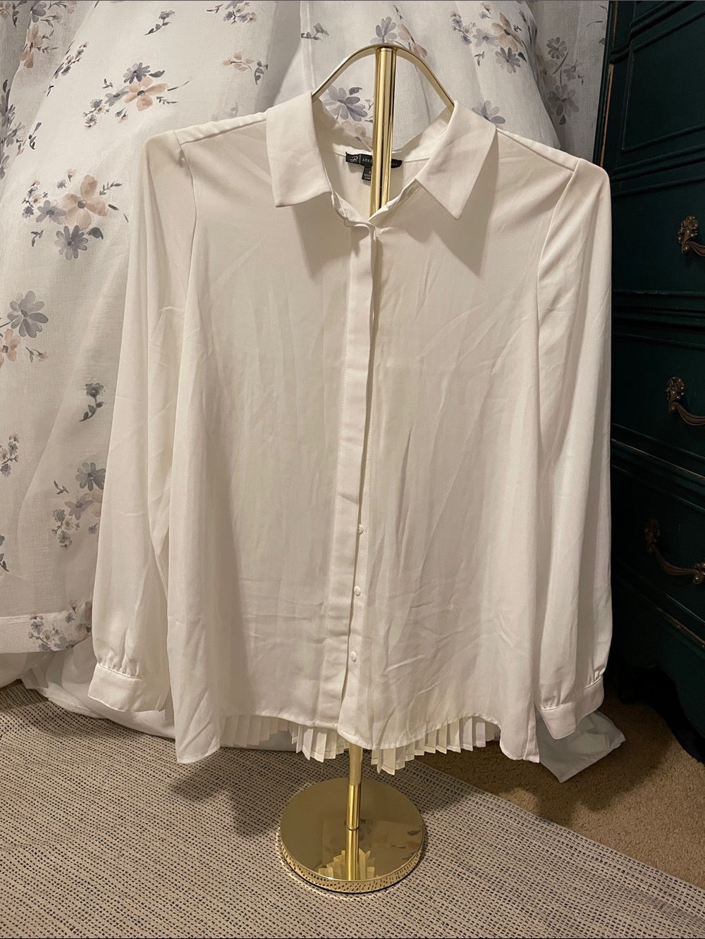 Adrianna Papell White Pleated Hem Button-Front Dress Shirt